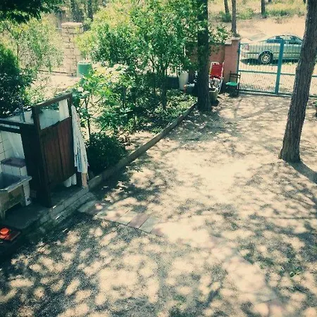 Cosy House A Walk To The Beach! 度假居 *